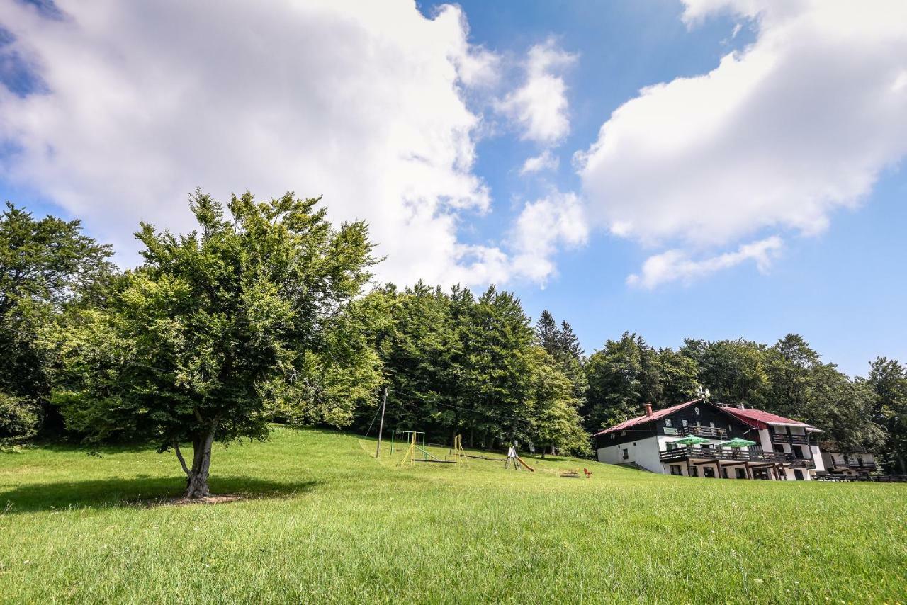 Bed and Breakfast Planinski Dom Na Kalu Dol pri Hrastniku Exterior foto
